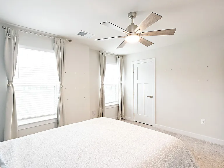 4304 Sunset Dr — Photo 15