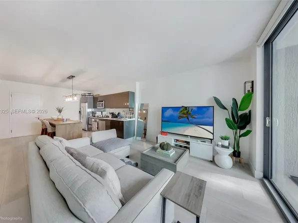31 SE 6th St APT 2506, Miami, FL 33131