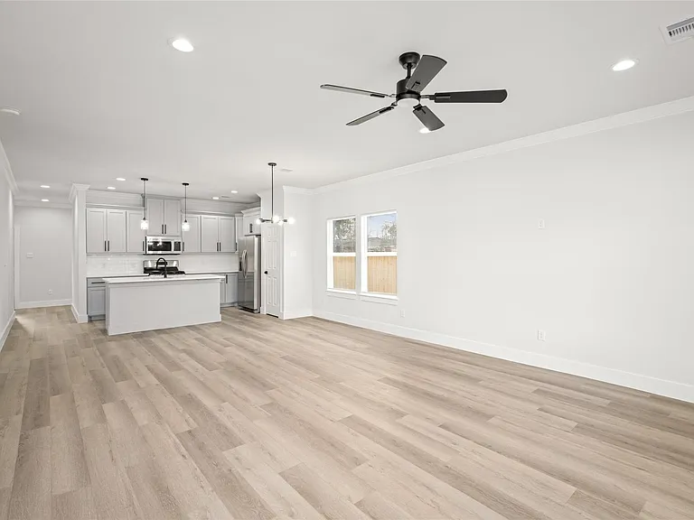 8056 Meadowbrook Dr — Photo 5