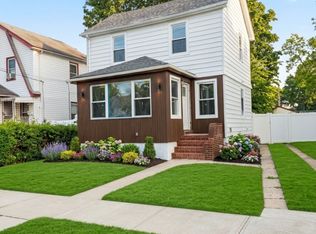 19512 122nd Ave, Springfield Gardens, NY 11413