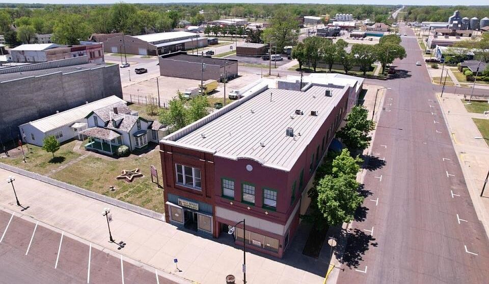 2 S Washington Ave, Iola, KS 66749 MLS 46678 Zillow