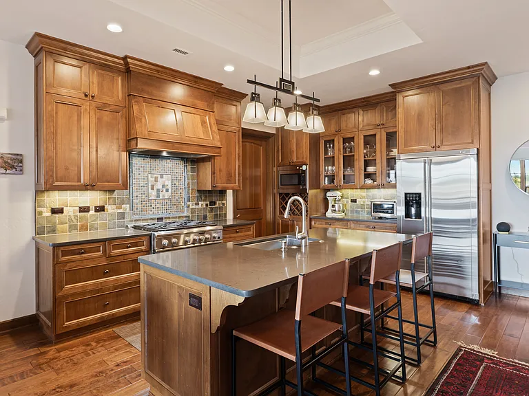 363 SW Bluff Dr #102 — Photo 6