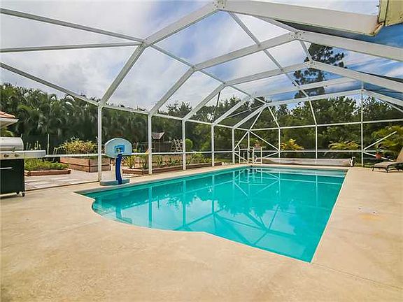 4th image of 4886 SW Bimini Cir S