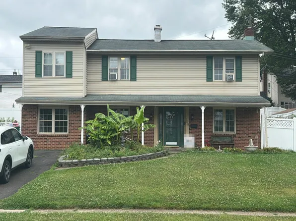169 Twin Oak Dr, Levittown, PA 19056
