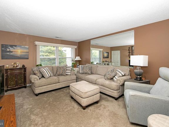 5th image of 206 Winding Way