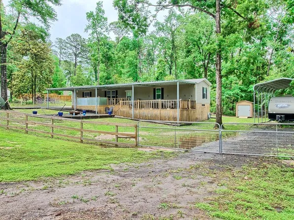 300 Greenbriar, Burkeville, TX 75932