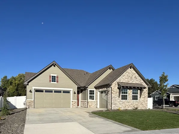 911 N Sevenoaks Ave, Eagle, ID 83616