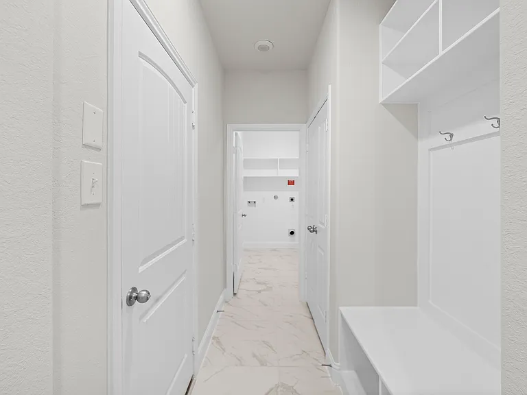 1718 Forest Mist Dr — Photo 23