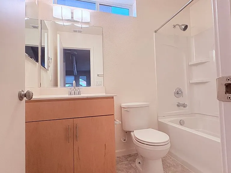 785 Carbon Ct — Photo 8