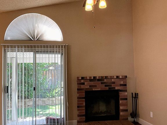 4th image of 1617 Maple Creek Ln