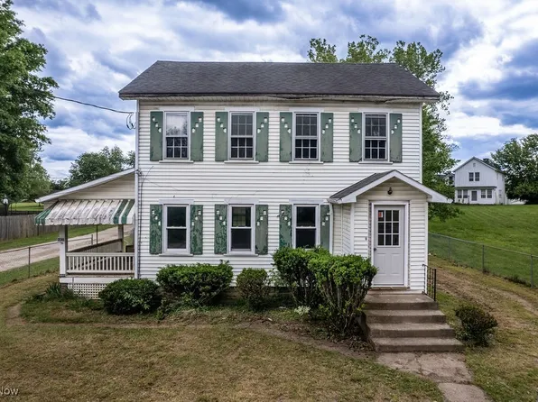 238 Washington St, Elizabeth, WV 26143