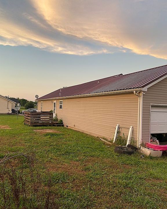 2nd image of 459 Davis Ln