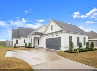 38191 Meadow Rue Dr, Prairieville, LA 70769