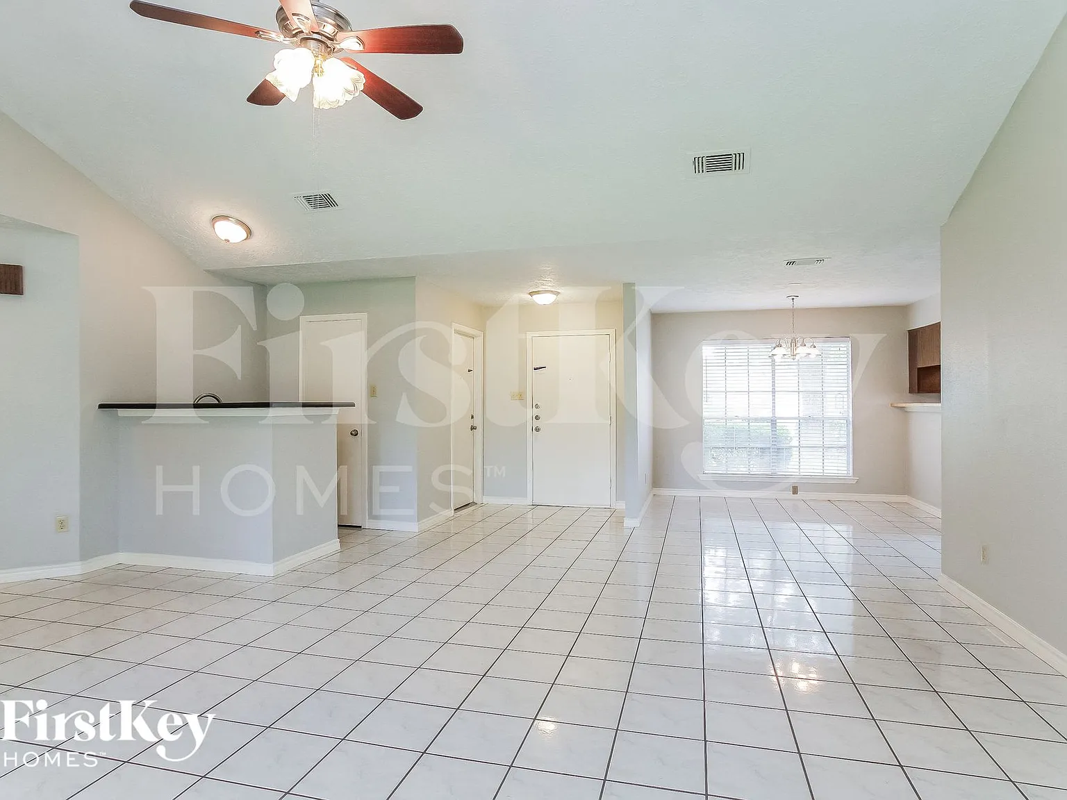 3 bed, 2.0 bath, 1350 sqft, $1,865 — Photo 4