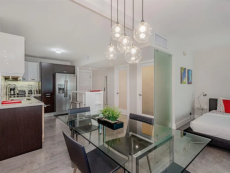 2301 Collins Ave #723 — Photo 16