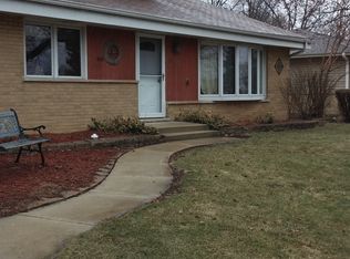 545 Pinecroft Dr, Roselle, IL