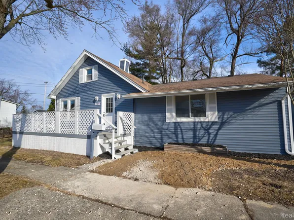 209 E Lexington St, Davison, MI 48423