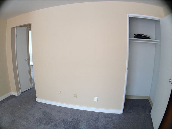 Family Room - Hallway and Closet.