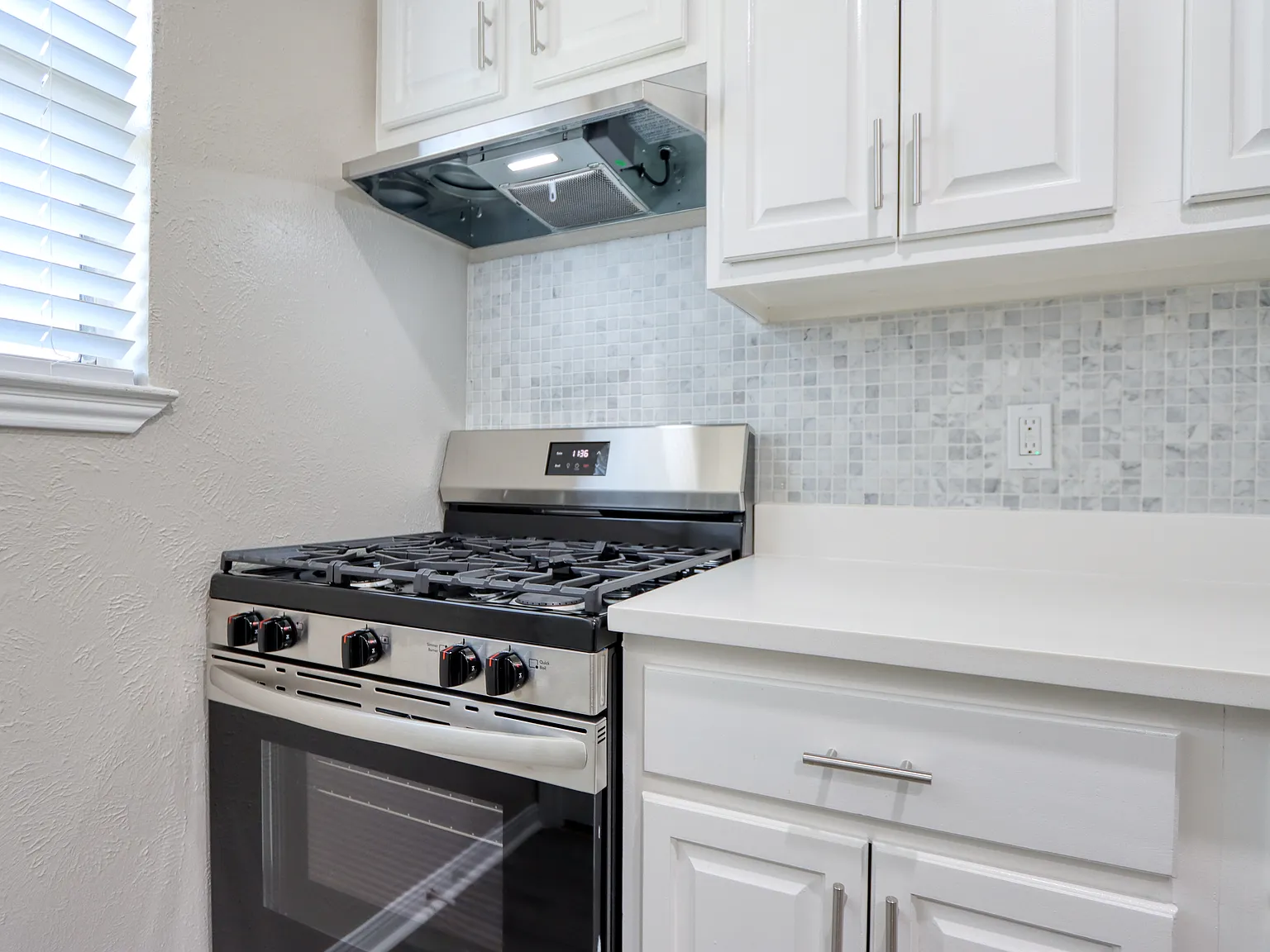 2 bed, 731 sqft, $1,299 — Photo 4