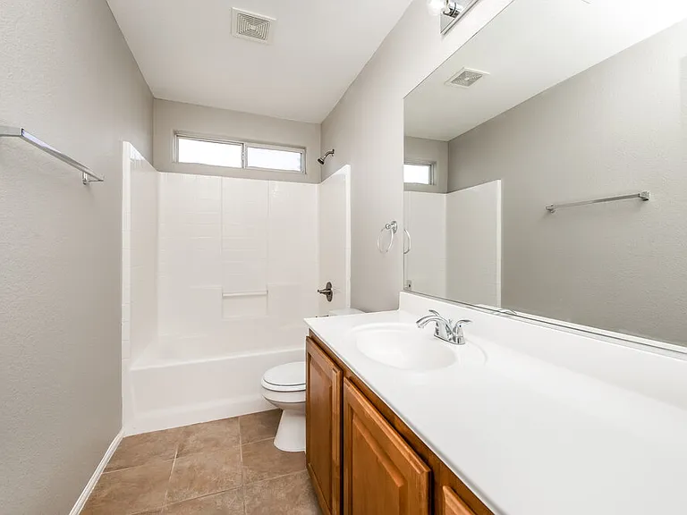 8437 Spencer Canyon St — Photo 15