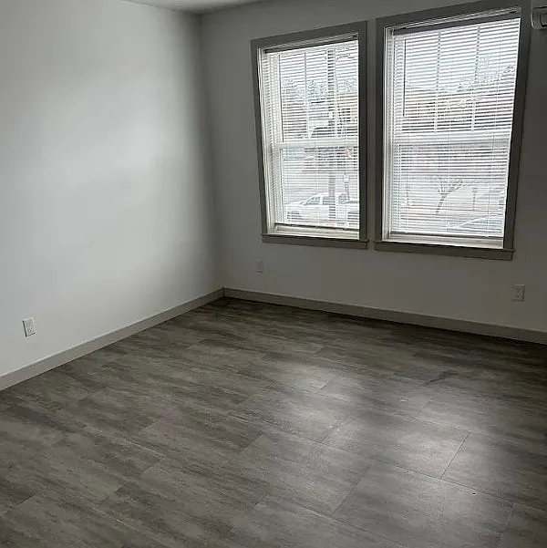 400 Foxhall LLC — Photo 4