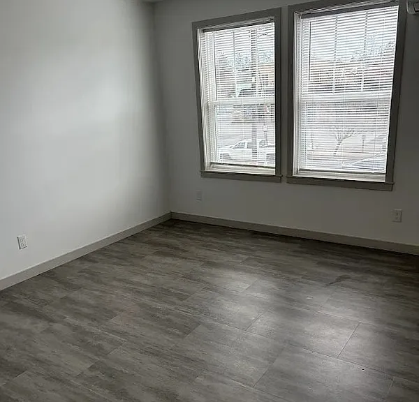 400 Foxhall LLC — Photo 4