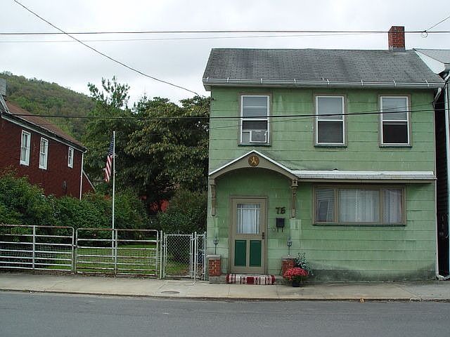 1st image of 76 2nd St