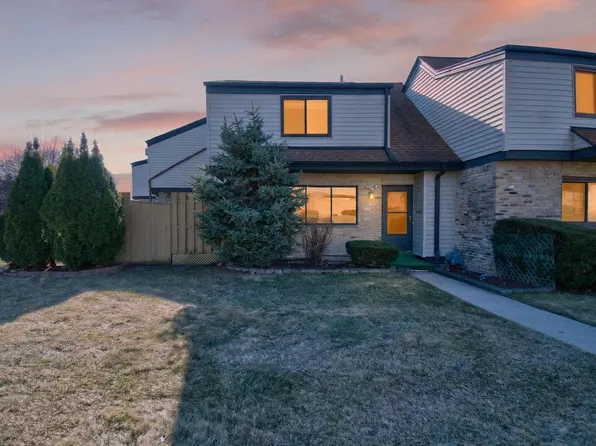 10150 W Kiehnau AVENUE, Milwaukee, WI 53224