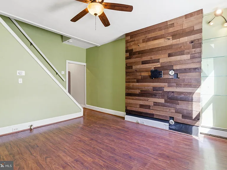 4834 Ogle St — Photo 3