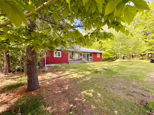 102 Edward St, Saranac Lake, NY 12983