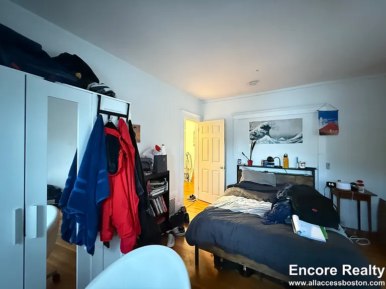 98 Brooks St — Photo 14
