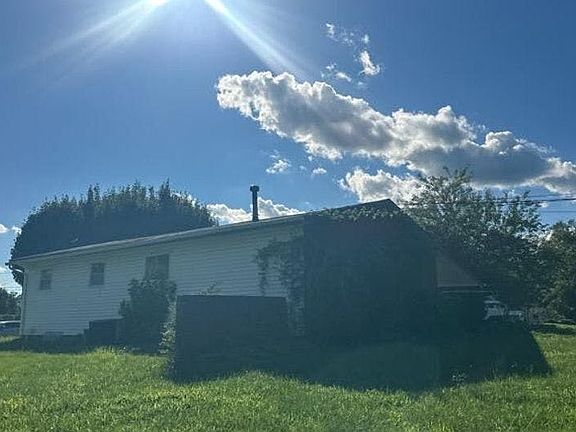 2nd image of 723 Ruth Dr