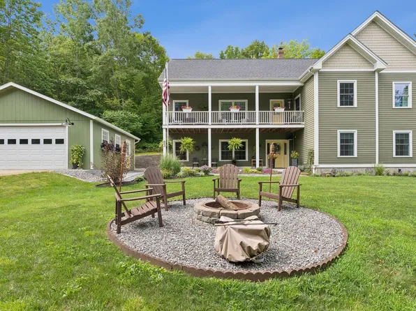 83 Hoyt Drive, Monmouth, ME 04259
