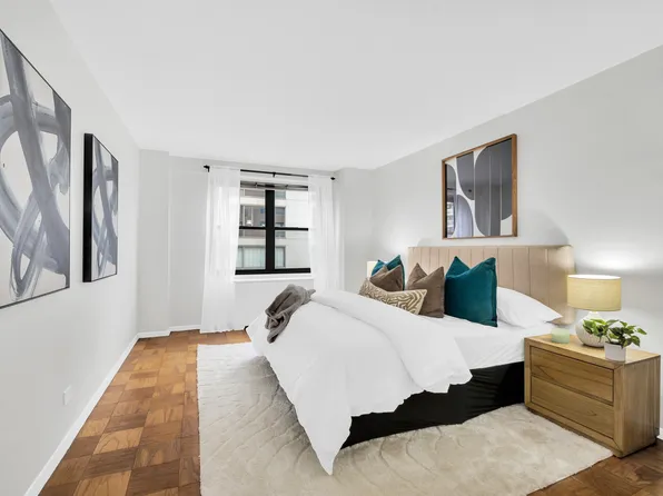 245 East 25th Street image 3 of 5