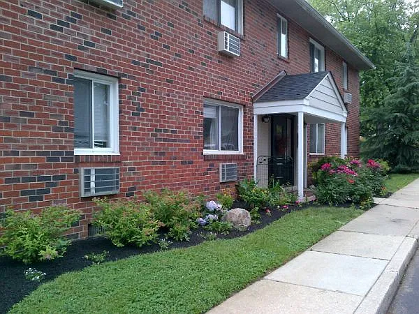 85 Lawrence Rd — Photo 16