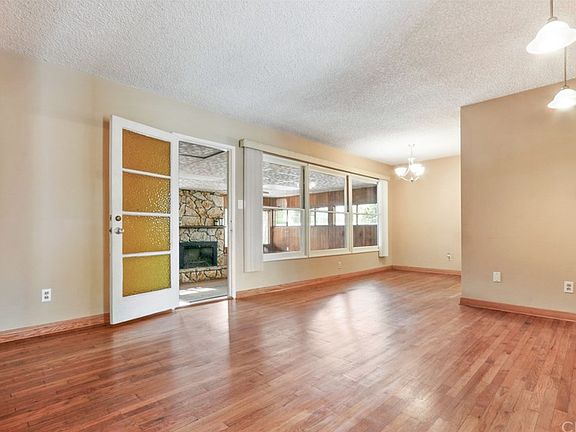 3rd image of 4042 W 176th St
