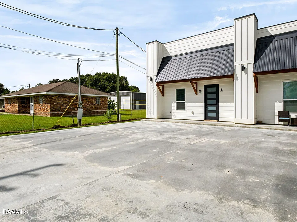 3325 N University Ave #A