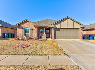 11929 SW 8th St, Yukon, OK 73099