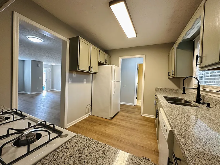 1016 Kennesborough Rd NW — Photo 15