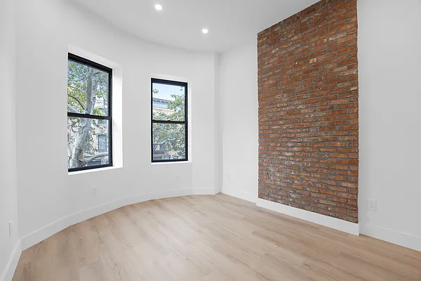 Rented by Target Realty Group | media 6