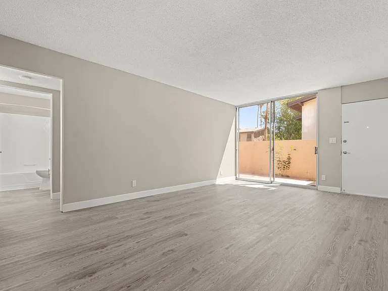 Tahquitz Court — Photo 10
