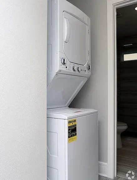 4915 Bryan St #206 — Photo 5