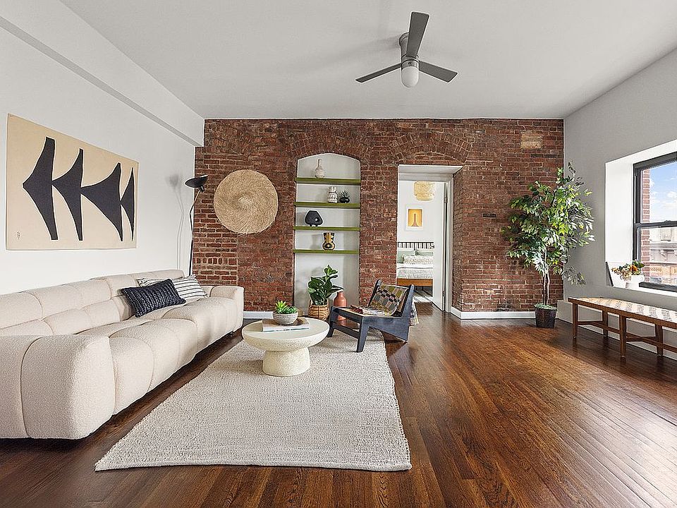 1st image of 300 E 4th St APT 5B