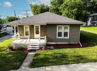 206 W Taylor St, Avoca, IA 51521