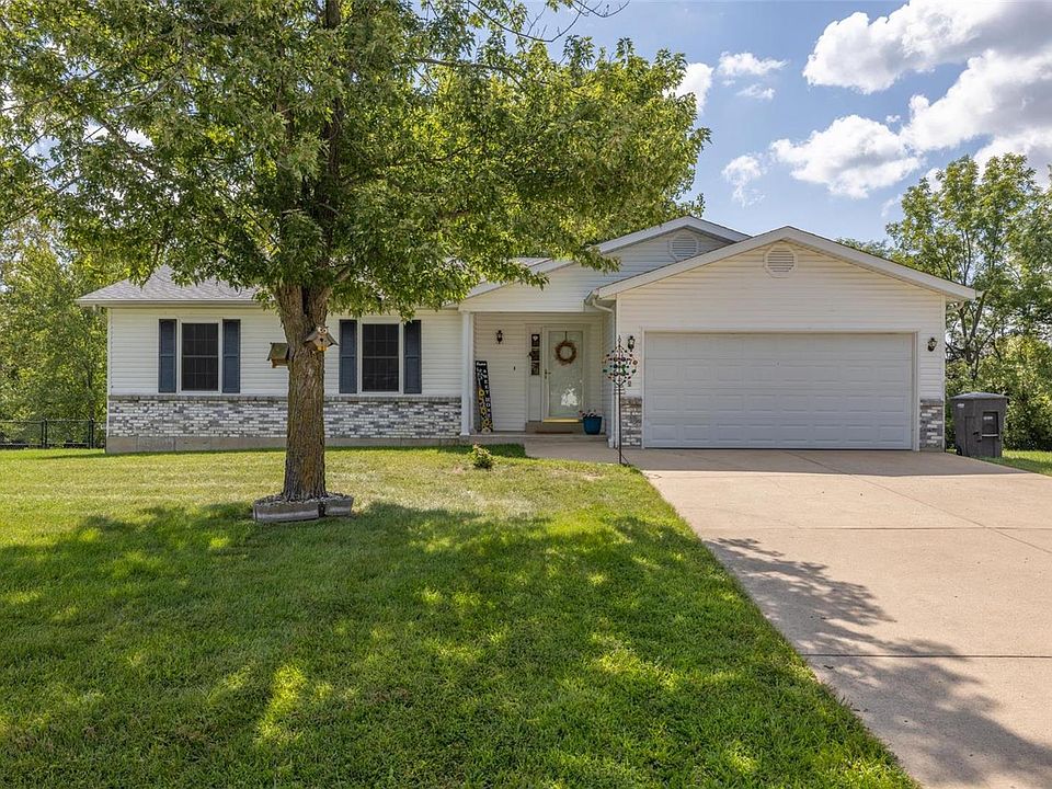1st image of 37 Graystone Dr