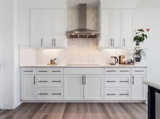 633 N Windrow Mnr SW, Airdrie, AB T4B5H5