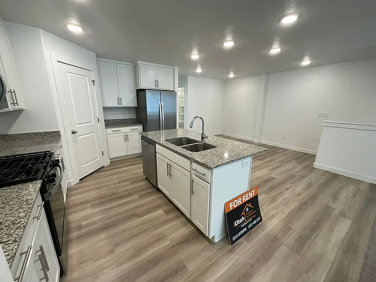3104 N 1625 E — Photo 12