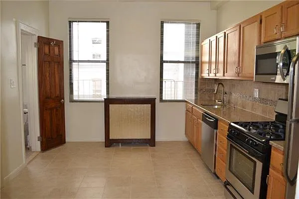 Rented by R New York | media 36