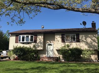 80 Princess Ave, Bay Shore, NY 11706