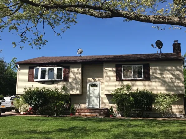 80 Princess Ave, Bay Shore, NY 11706